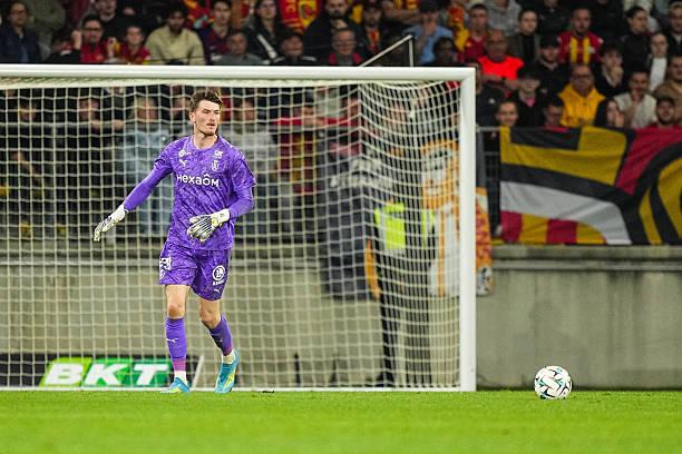 Newcastle closing in on £18.5m keeper Ewen Jaouen
