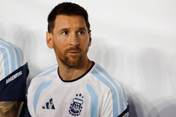 Messi warns Algeria ahead of Argentina's World Cup opener