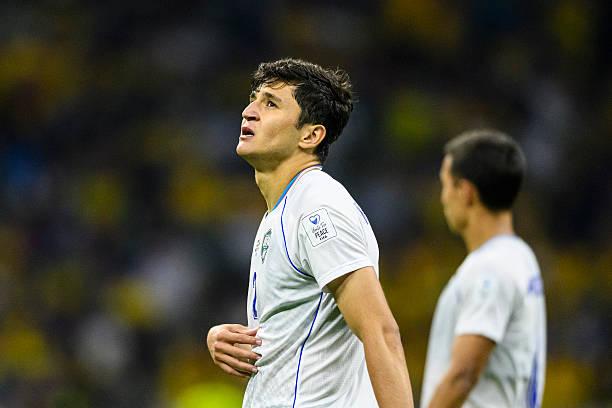 Khusanov collides with cameraman in Uzbekistan-Colombia match